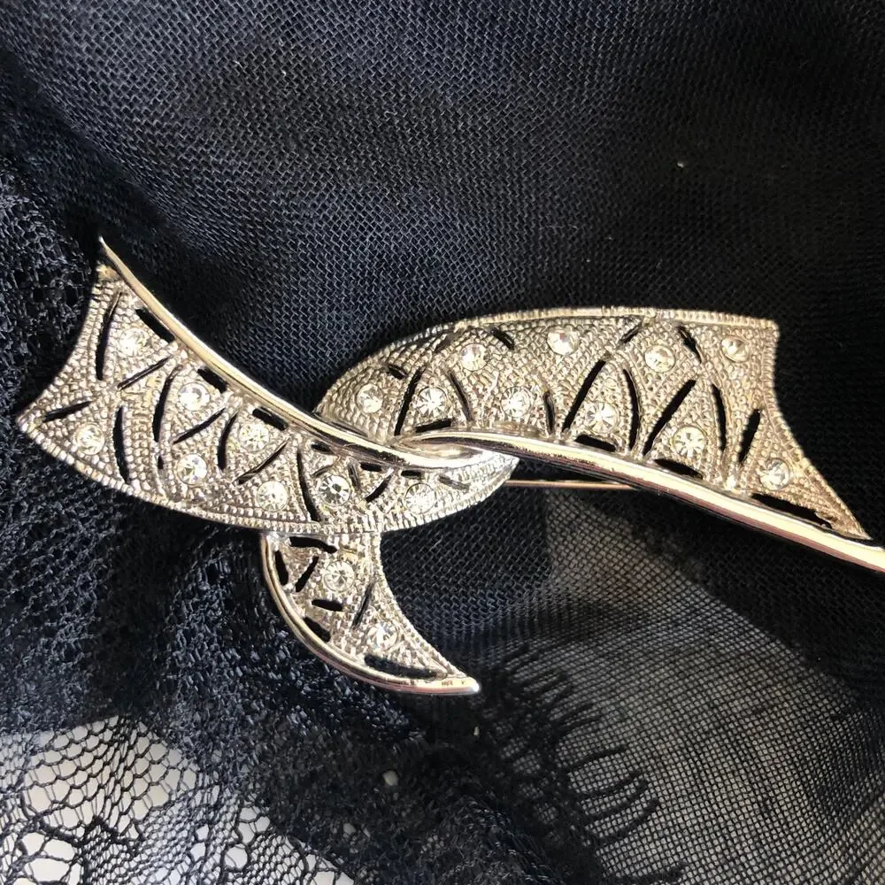Vintage Art Deco Silver Tone Pave with Crystal Rhinestones Brooch Pin